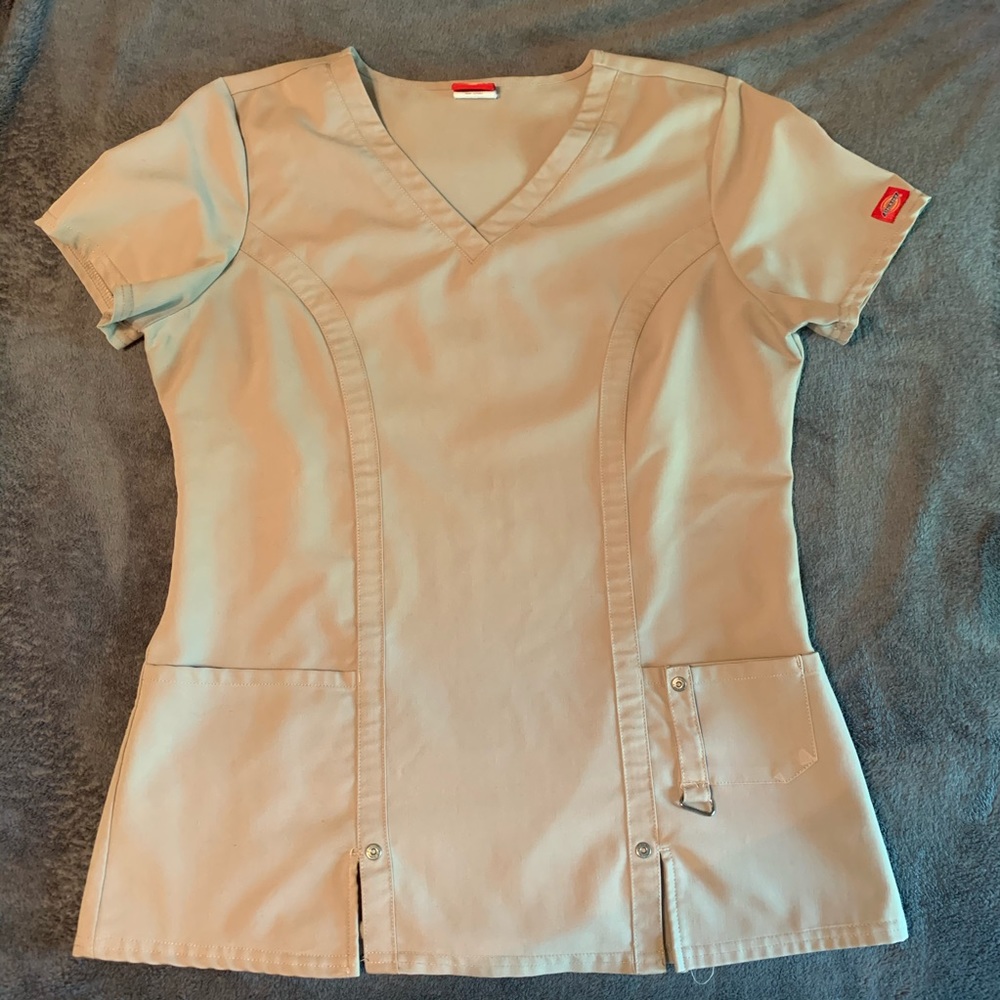 Dickies Xtreme Stretch V-Neck Scrub Top (Khaki)